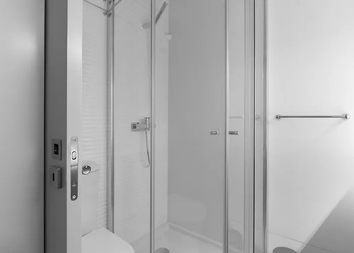 Apartment Charming Flat - Garage By Host Wise