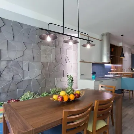 아파트 Charming Flat - Garage By Host Wise *