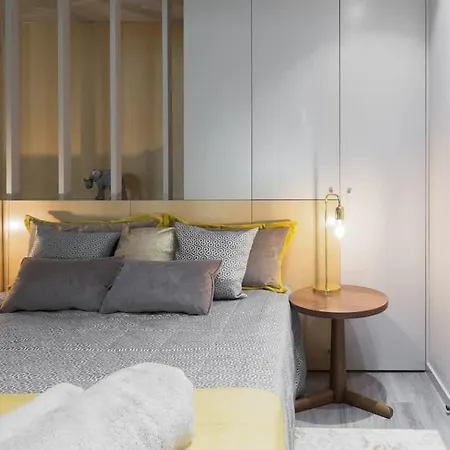 Apartment Charming Flat - Garage By Host Wise