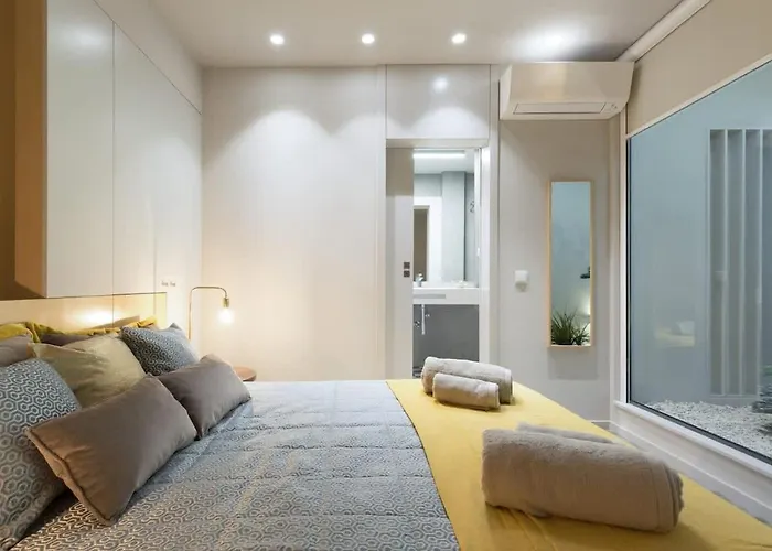 아파트 Charming Flat - Garage By Host Wise 포르투