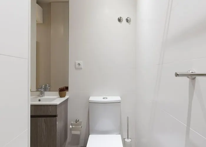 Charming Flat - Garage By Host Wise 아파트 *