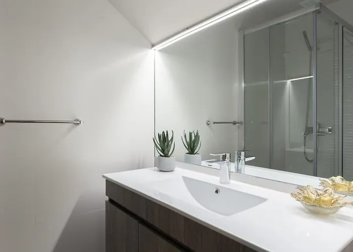 아파트 Charming Flat - Garage By Host Wise 포르투