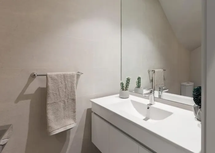 Charming Flat - Garage By Host Wise 아파트